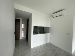 Sims Avenue (D14), Condominium #385339451